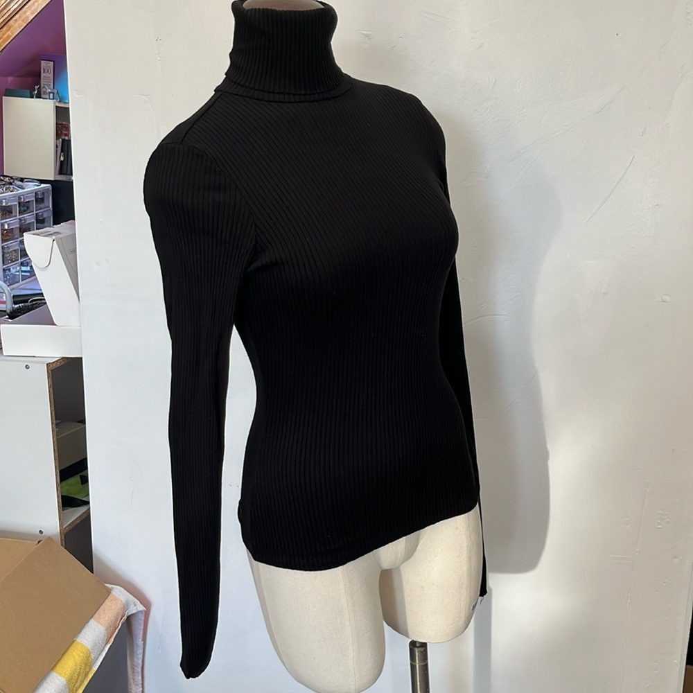 The Range Black Turtleneck Size Small Made In Can… - image 1